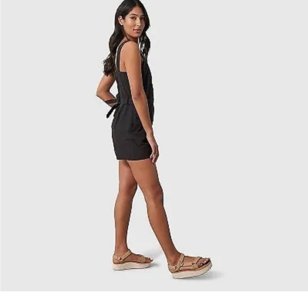United By Blue Women's Size
Medium Black 100% Organic
Cotton Retro Romper new - Picture 7 of 12